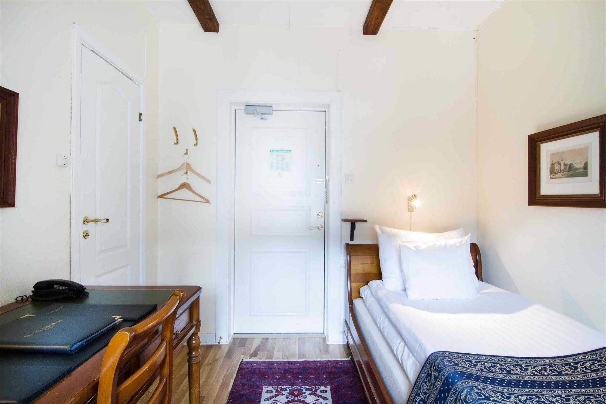 Hotel Mayfair Tunneln 4*
