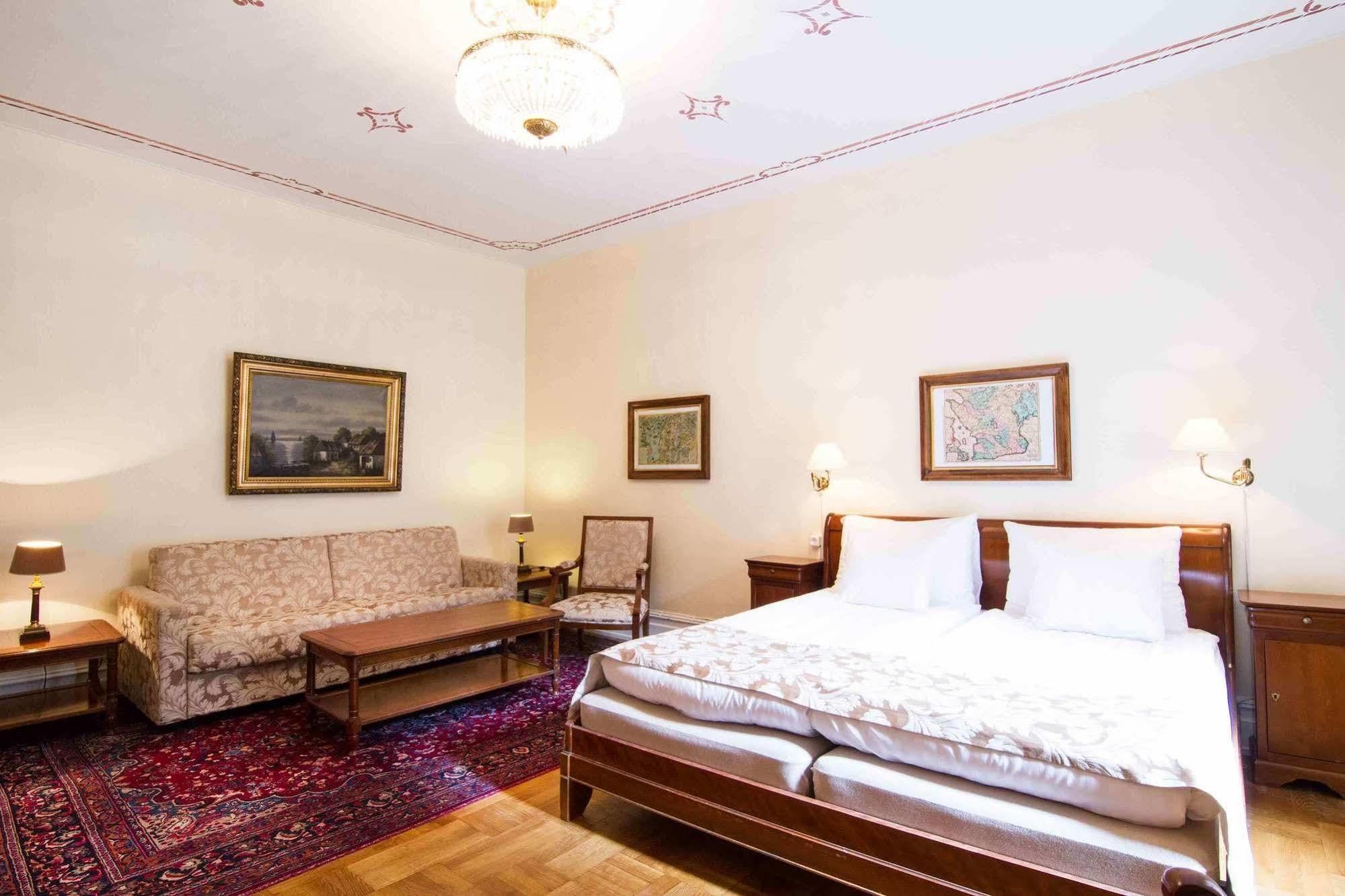 Mayfair Tunneln Hotel